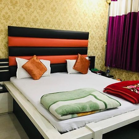 Hotel Natraj Sasaram Екстер'єр фото